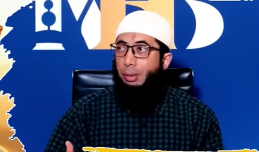 Komisi Pemberantasan Korupsi (KPK) menyatakan informasi yang disampaikan oleh pendakwah Ustaz Khalid Basalamah sangat membantu dalam proses penyelidikan dugaan korupsi kuota haji di Kementerian Agama. ( Tangkap layar Youtube Langkah Iman)